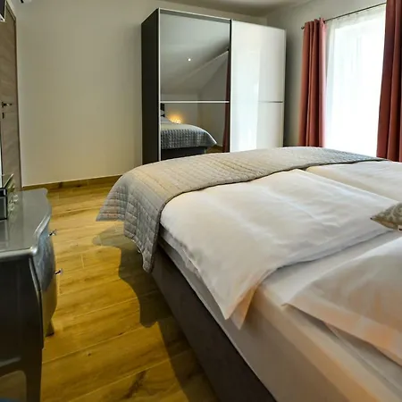 Cambi Lux Otok (Split-Dalmatia)